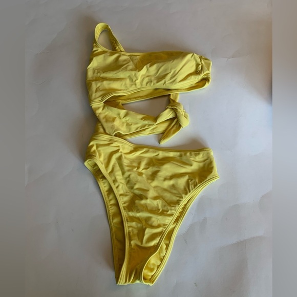 Abercrombie & Fitch one piece shoulder tie side swimsuit,  yellow size small - Picture 4 of 10